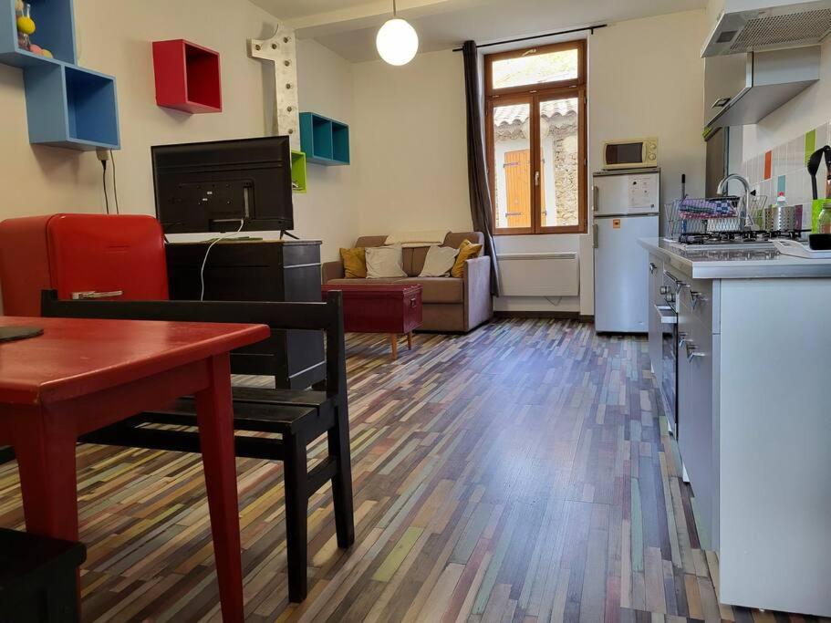 T2 Centre Village "Chez Clothilde" Remoulins Exterior photo
